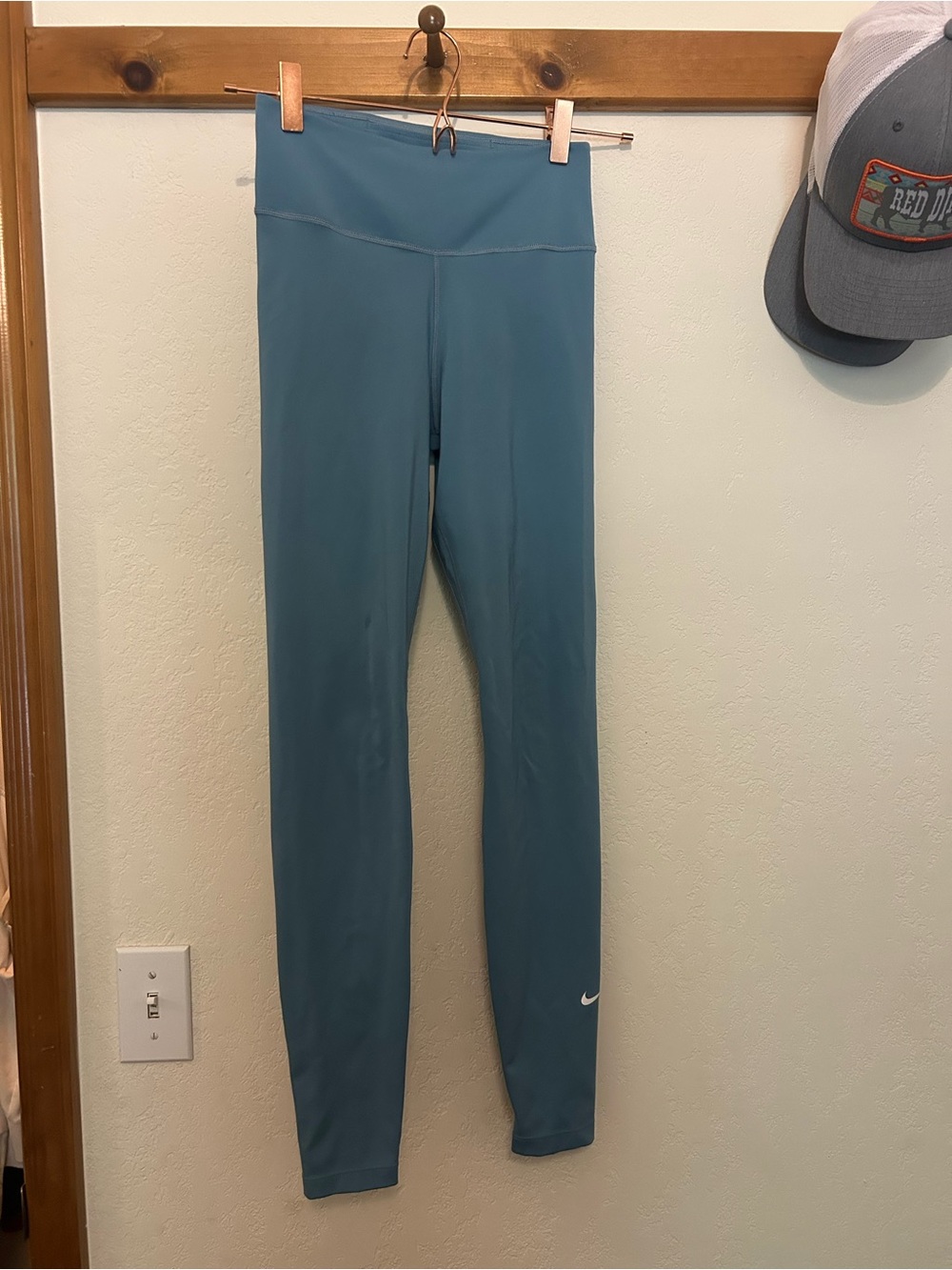 Light blue/teal Nike leggings